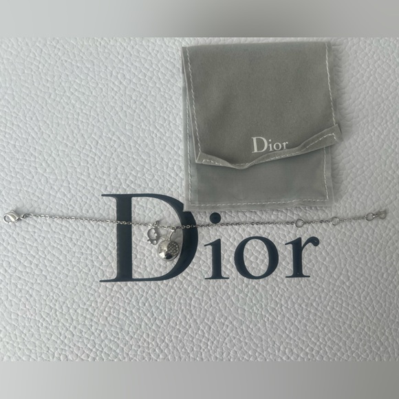 ‼️SOLD‼️ Auth Dior Apple 🍎 Silver Bracelet - Picture 4 of 7